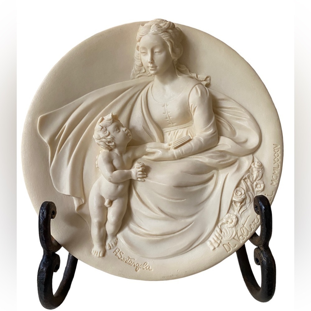 MADONNA TENERA WALL HANGING PLATE BY A.SANTANGELA 1984 ITALY TOSCANA--PLATE#5012